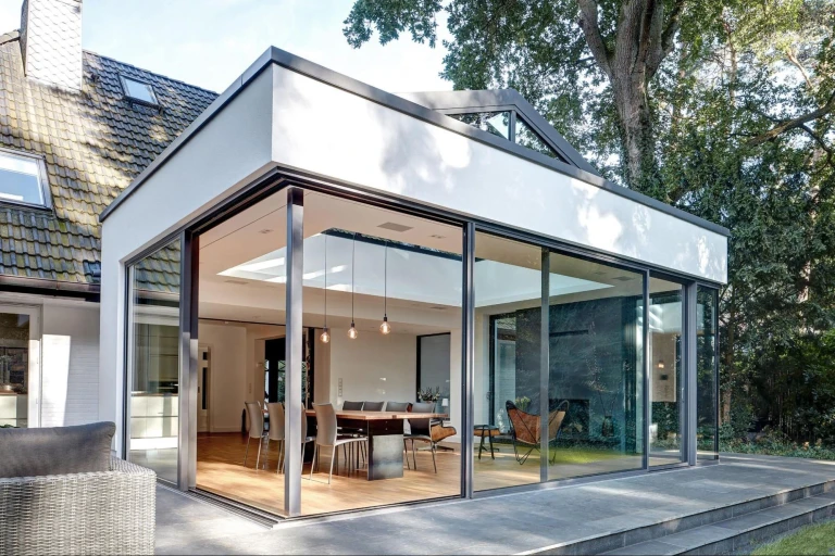 Conservatory in Summer: How to Avoid Overheating Without Compromising Comfort