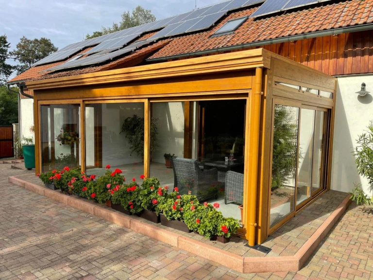 Wood-aluminum winter gardens