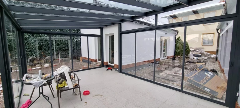 Aluminium pergola ROBUST and glazing STANDARD